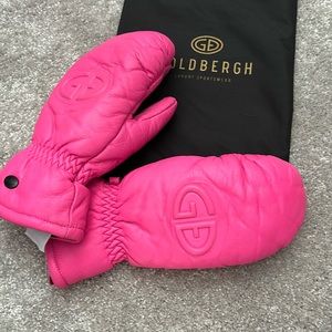 Goldbergh pink mittens